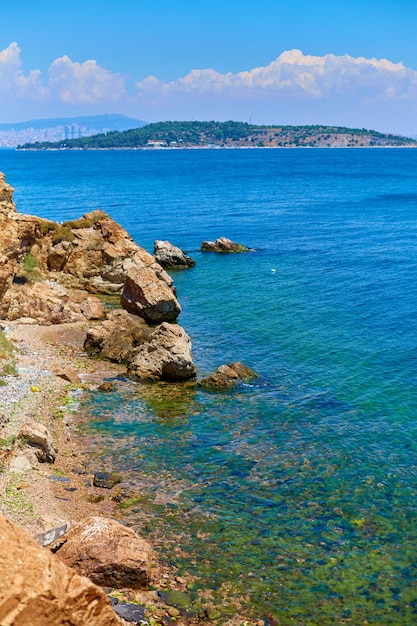 Paysage naturel de la côte rocheuse de la mer Noire en Turquie