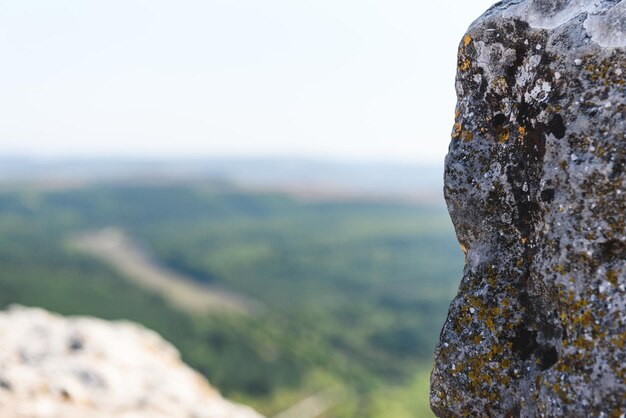 Paysage naturel d'été Vue depuis les hautes montagnes vers le bas