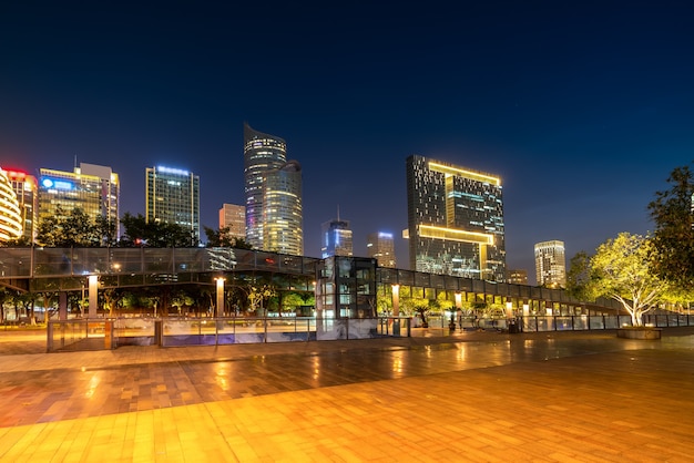 Paysage nocturne urbain et paysage architectural CBD