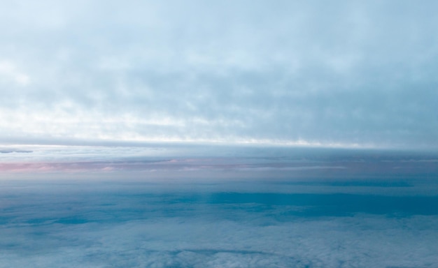 Paysage nuageux dans la stratosphère