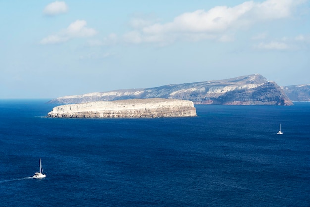 Paysage panoramique surplombant l'île de Santorin Grèce