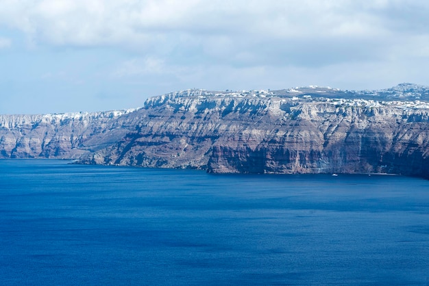 Paysage panoramique surplombant l'île de Santorin Grèce