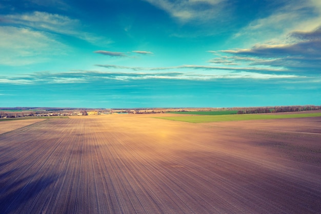 Paysage rural le soir Vue aérienne de la campagne au coucher du soleil