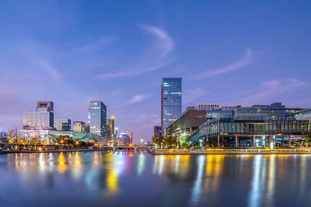 Paysage urbain de l'architecture moderne de la ville de Ningbo