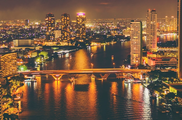 paysage urbain de Bangkok dans la nuit Thaïlande