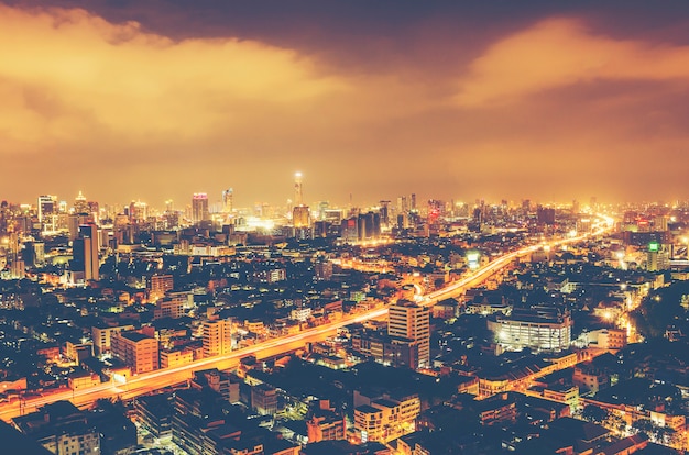 Paysage urbain de Bangkok dans la nuit, Thaïlande