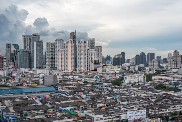 Paysage urbain avec bâtiment dans la ville de Bangkok