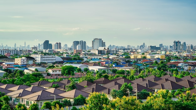 Paysage Urbain De Beau Ciel Urbain Et Nuageux En Soirée