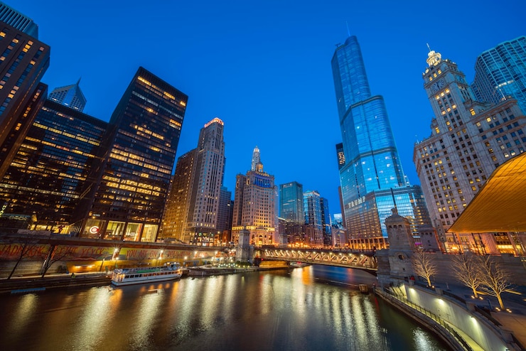 Photo paysage urbain de chicago riverwalk au pont dusable sur le fleuve michigan le 7 avril 2023 ville de chicago états-unis