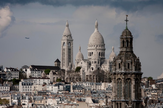 Le paysage urbain contre le ciel