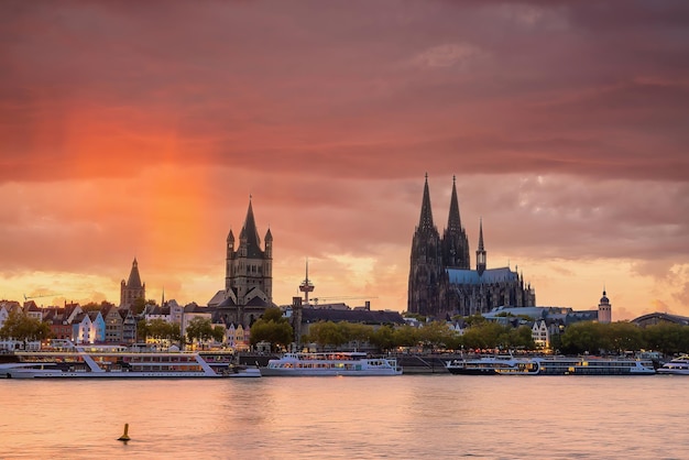 Paysage urbain du centre-ville de Cologne en Allemagne en Europe