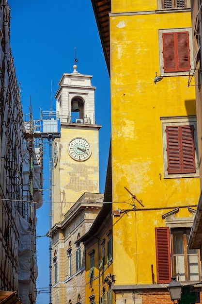 Paysage urbain du centre-ville de Pise en Italie. Célèbre attraction touristique