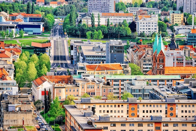 Paysage urbain et église franciscaine à Maribor, Basse Styrie, Slovénie