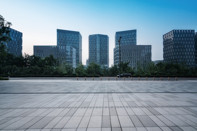 Paysage urbain de gratte-ciel et de routes denses