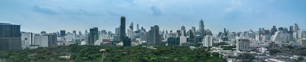 Paysage urbain et immeubles de grande hauteur dans le centre-ville de la métropole