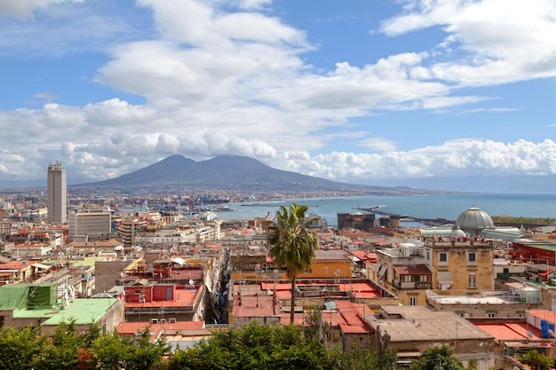 Le paysage urbain de Naples et du Vésuve en Italie