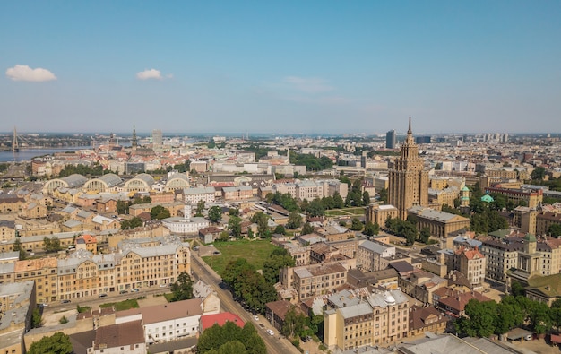 Paysage urbain de Riga, la capitale de la Lettonie. Vue aérienne