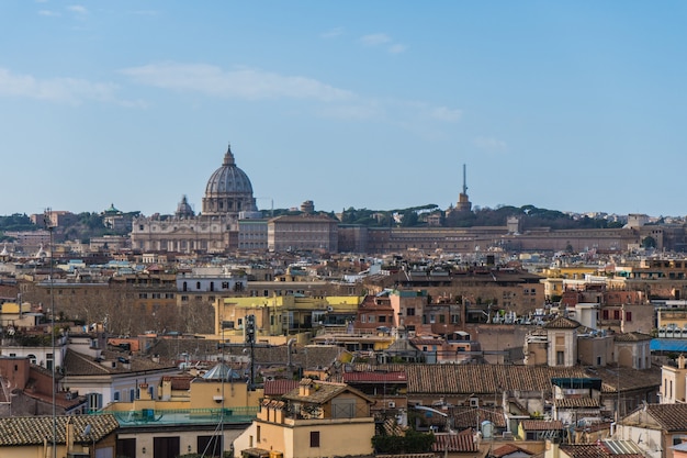 Paysage urbain de Rome et de la basilique Saint-Pierre au Vatican