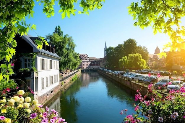 Paysage urbain de Strasbourg en chaude journée d'été, France