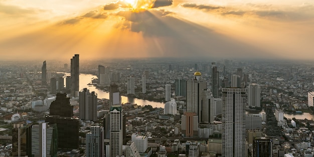 Paysage urbain et toits de la ville de Bangkok, Thaïlande.