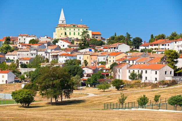 Paysage urbain de Vrsar, Istrie, Croatie. Prise de vue horizontale