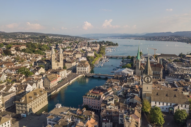 Paysage Urbain De Zurich, La Plus Grande Ville De Suisse. Vue Aérienne