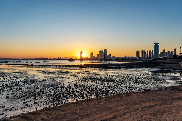 Photo paysage de la ville côtière de qingdao, chine