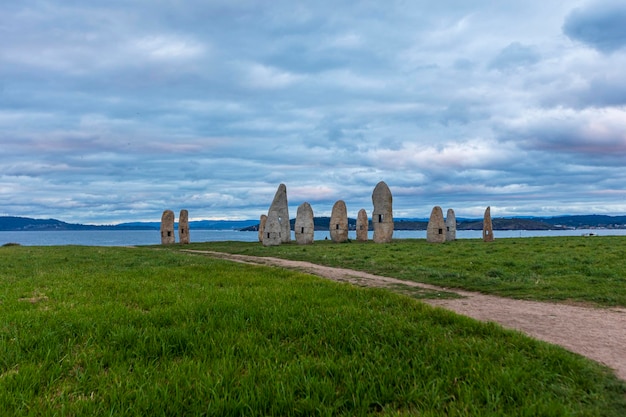 Paysage voyage à travers la galice espagne avec un ciel nuageux