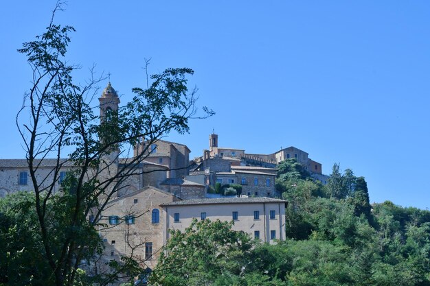 Le paysage vu de Montepulciano, une vieille ville de la Toscane, en Italie