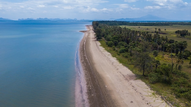 Photo paysage vue aérienne de koh lanta, krabi thaïlande