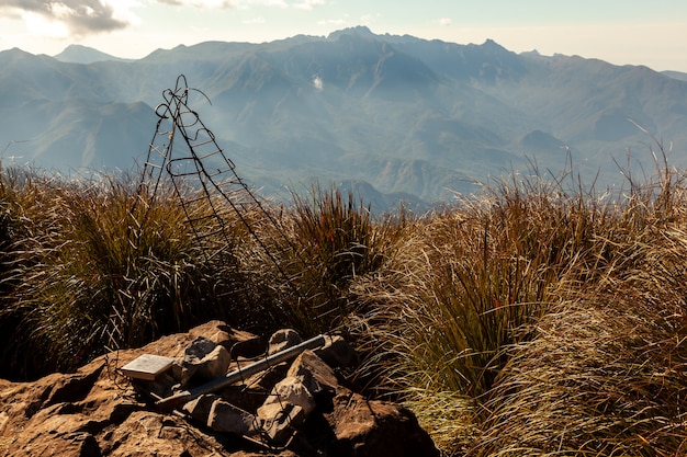 Paysage Vue Sur La Montagne Depuis Le Sommet Du Pico Tres Estados (frontière Des 3 états)