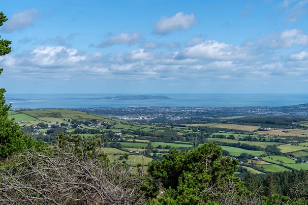 Paysage de Wicklow dans une journée ensoleillée.