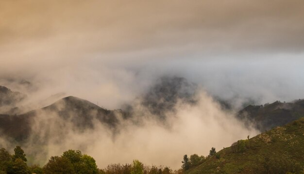 Paysages des Asturies nord de l'Espagne Routes et montagnes