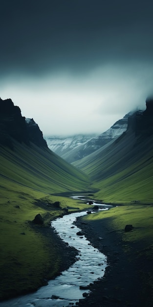 Paysages bucoliques Une rivière en Islande avec un ciel nuageux