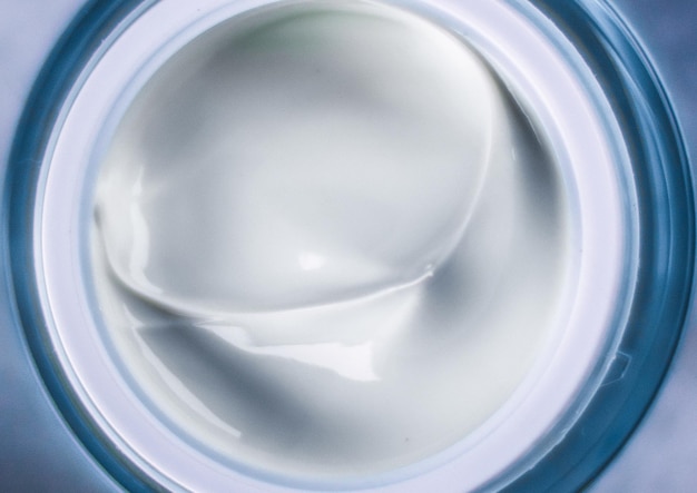 Pearl day crème pour le visage hydratant pour la peau produit cosmétique de soin de la peau de luxe sur fond de marbre pour la conception de vacances de marque de beauté