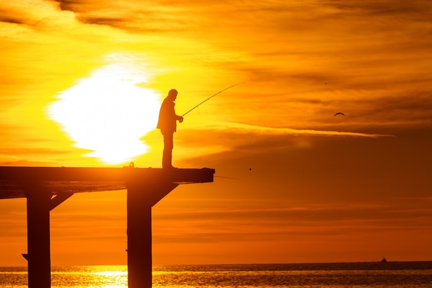 Pêcheur, pêche, mer, jetée, coucher soleil