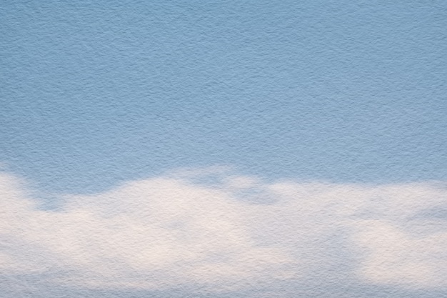 Photo peinture à l'aquarelle sur papier texturé. panorama du ciel bleu avec des nuages blancs. concept de paradis de printemps d'été. arrière-plan pour les arrière-plans de textures et la conception de bannières web