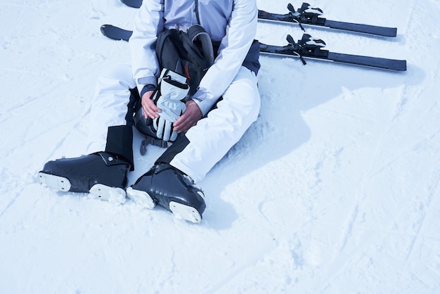 Peinture d'une femme sur des skis à Madonna di Campiglio