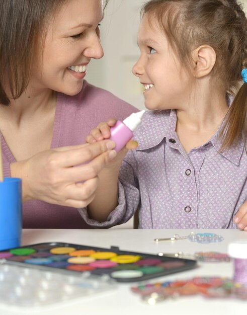 Peinture mère et petite fille