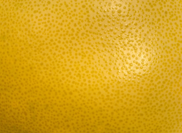 Peler le fond de pomelo aux agrumes