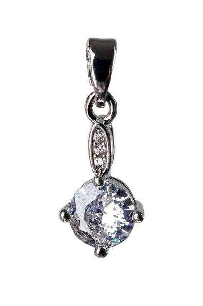 pendentif en argent sur fond blanc