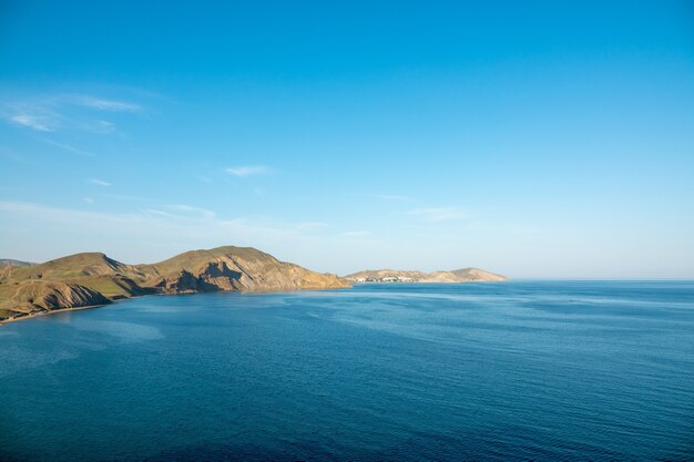 péninsule de Crimée. Koktebel. Cap Haméléon. Littoral de l'été de la mer Noire