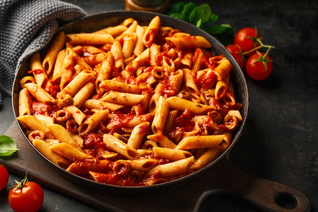 Penne classique à la sauce tomate