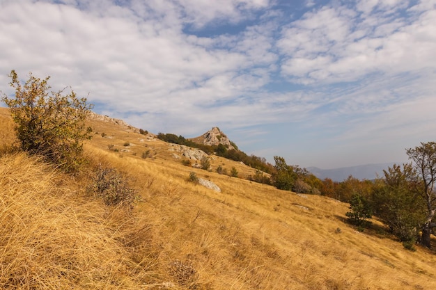 La pente de la chaîne de montagnes Demerdzhi