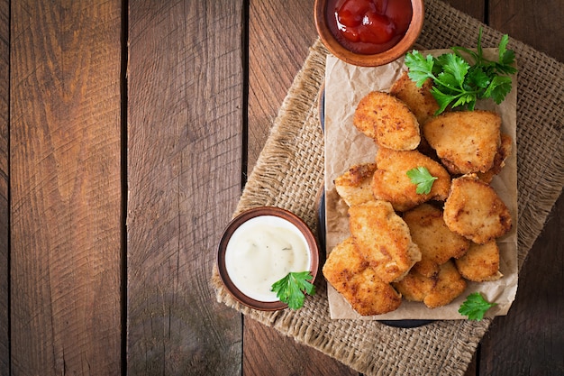 Pépites de poulet et sauce