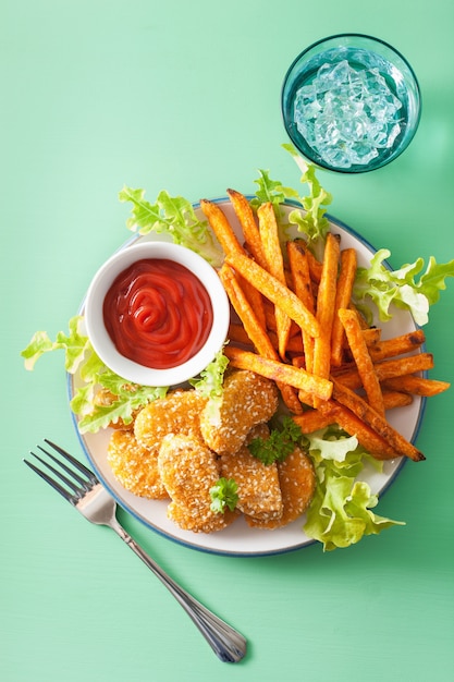 Pépites de soja végétaliennes et frites de patates douces collation saine