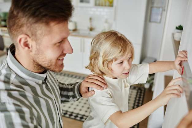 Père et fils bricolage