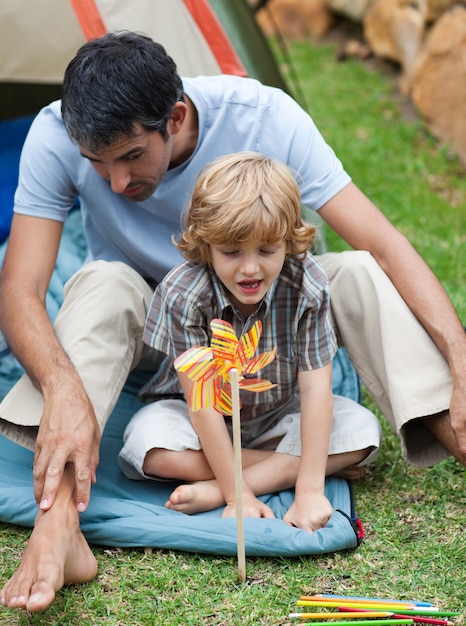 Père et fils camping