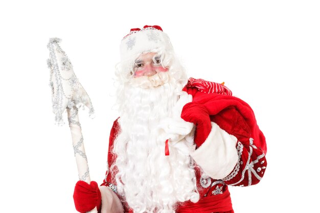 Père Noël debout isolé sur fond blanc