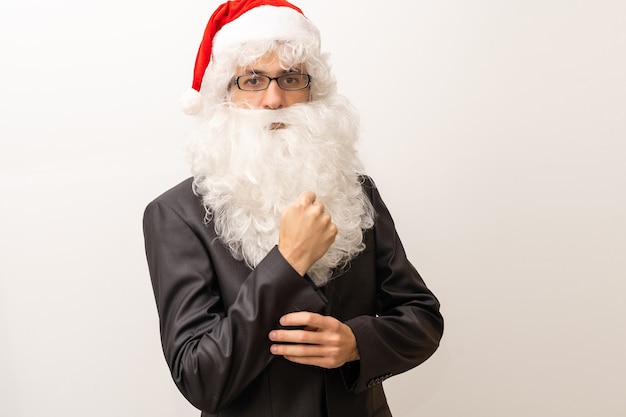 Père Noël moderne dans des verres, père Noël cool en costume